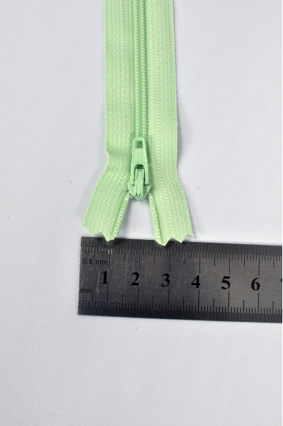 ZIP033  1號拉鏈  成衣單頭拉鏈款式   聚酯牙拉鏈款式  密尾拉鏈  不設單獨拉鍊訂購 正面照